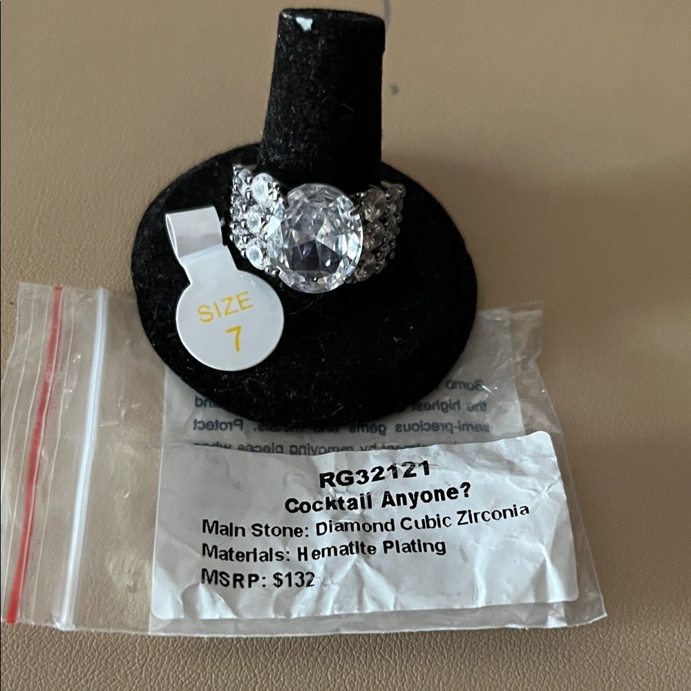 Dazzling Silver Ring with Clear Stone